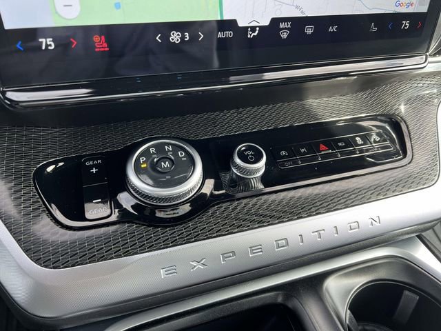 Certified 2025 Ford Expedition Platinum w/ Stealth Appearance Package image 22