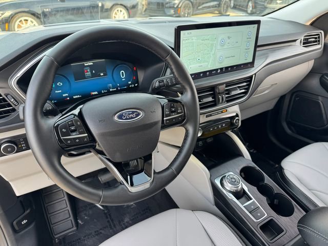 Certified 2025 Ford Escape SE w/ PHEV Premium Package image 10