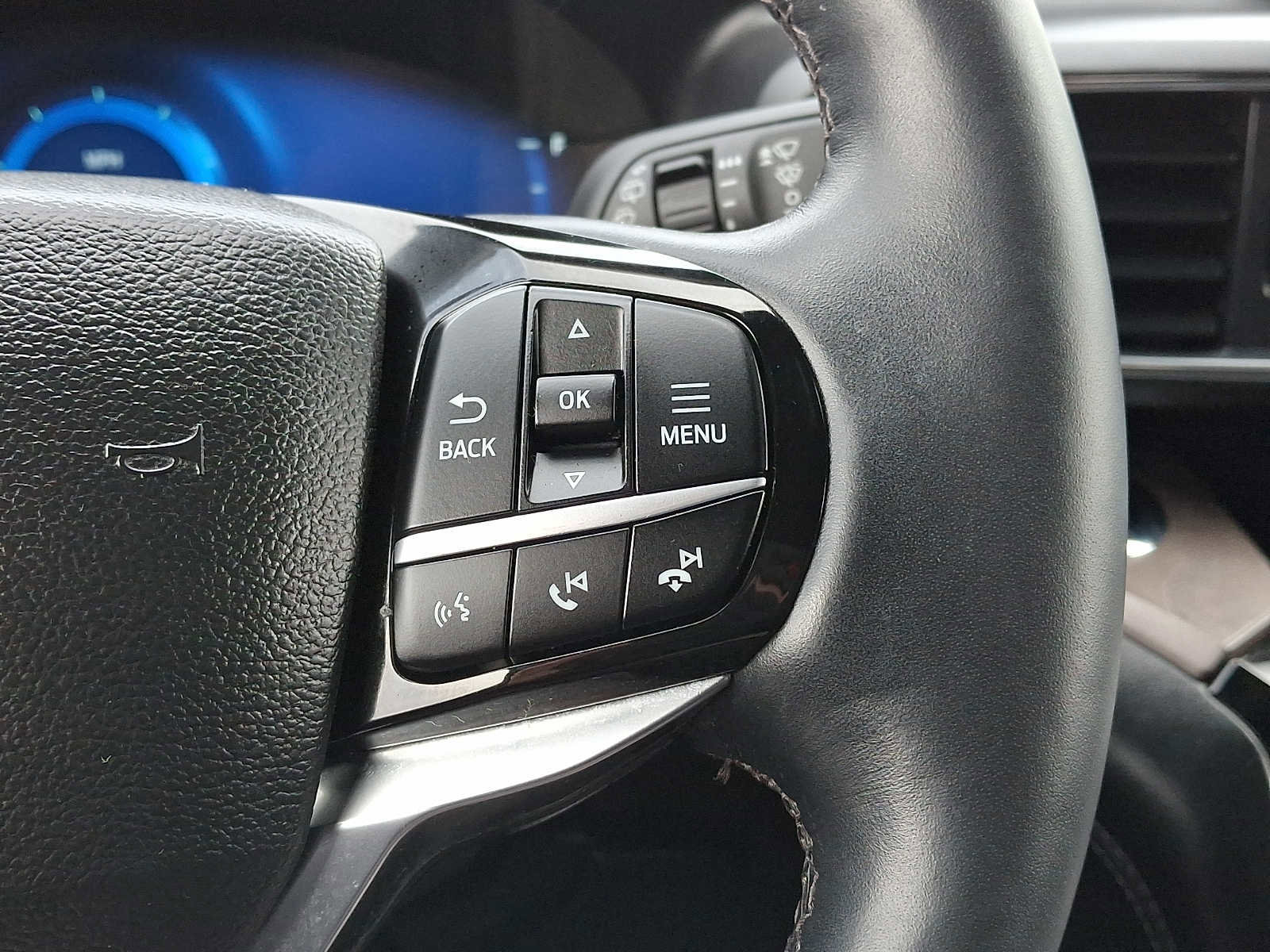 Certified 2023 Ford Explorer Platinum w/ Technology Package image 25