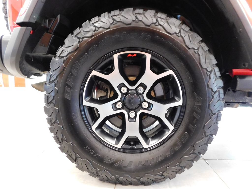 Used 2020 Jeep Wrangler Unlimited Rubicon w/ Dual Top Group AWD/4WD image 14