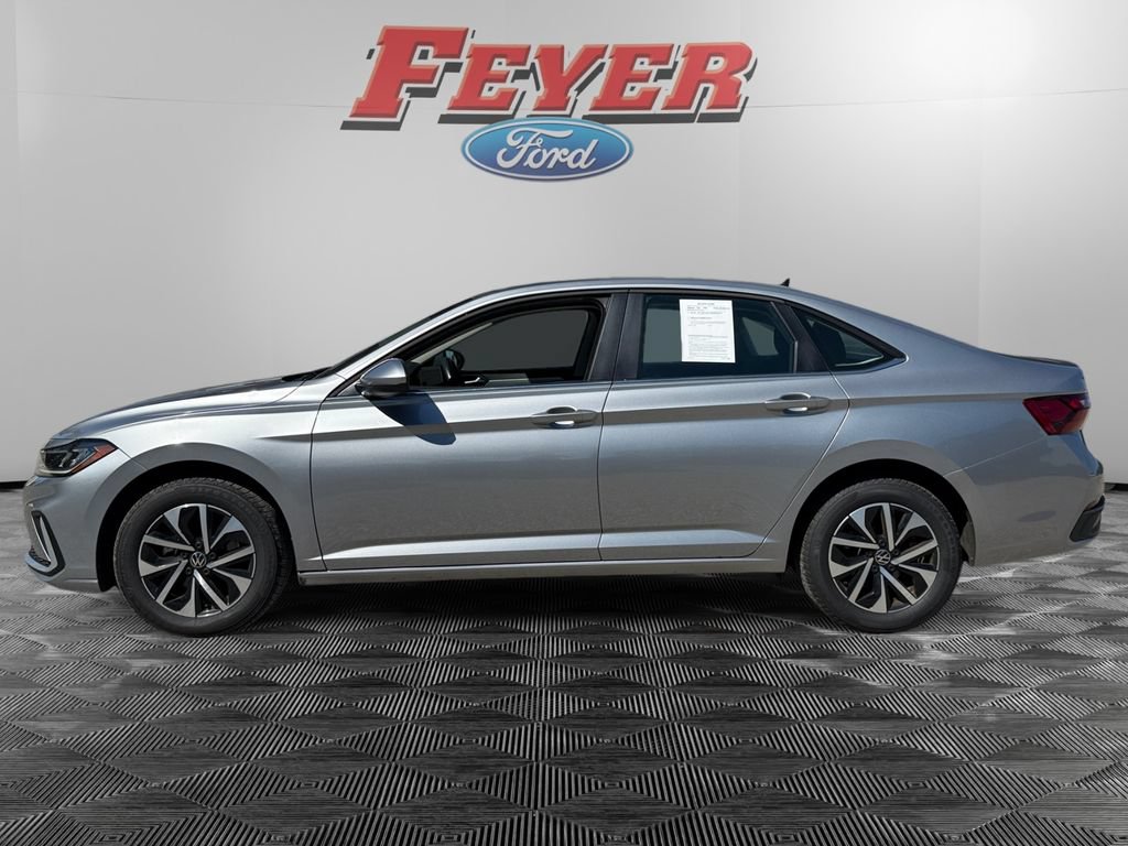 Used 2025 Volkswagen Jetta S FWD image 2