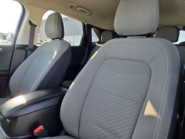 Certified 2022 Ford Escape SE w/ SE Sport Appearance Package image 15