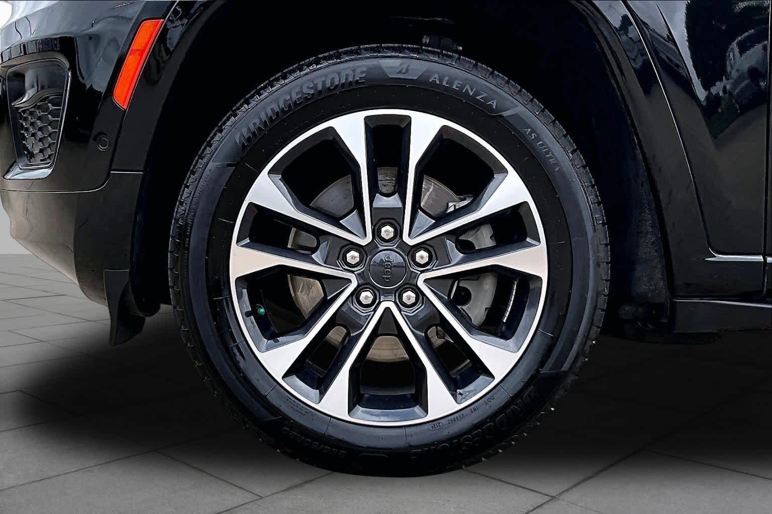 Used 2021 Jeep Grand Cherokee L Overland w/ Luxury Tech Group IV RWD image 20