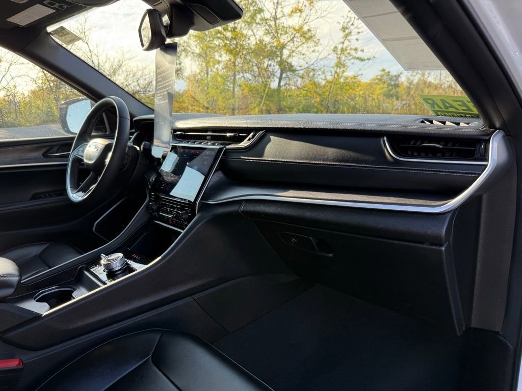 Used 2024 Jeep Grand Cherokee Limited 4xe image 17