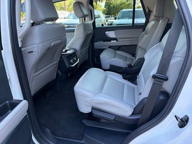 Certified 2025 Ford Expedition Active AWD/4WD image 27