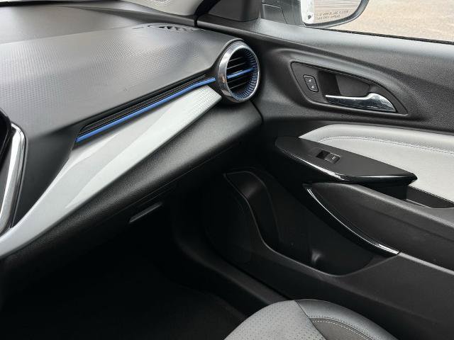 Used 2025 Chevrolet Trax LT FWD image 28