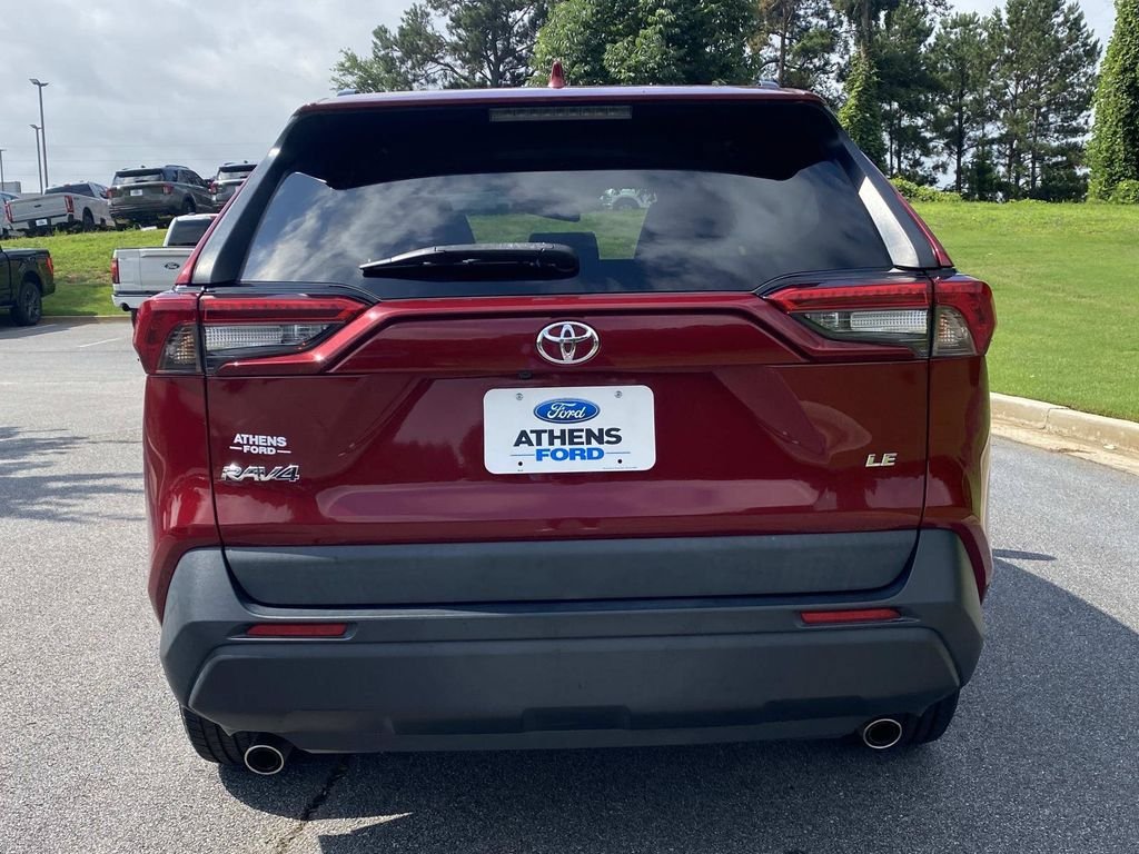 Used 2021 Toyota RAV4 LE FWD image 4