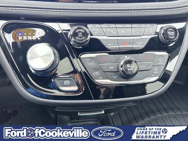 Used 2025 Chrysler Pacifica Select FWD image 29