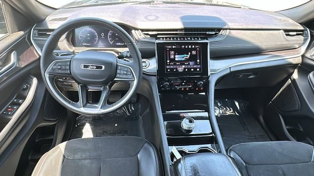 Used 2023 Jeep Grand Cherokee Altitude AWD/4WD image 22