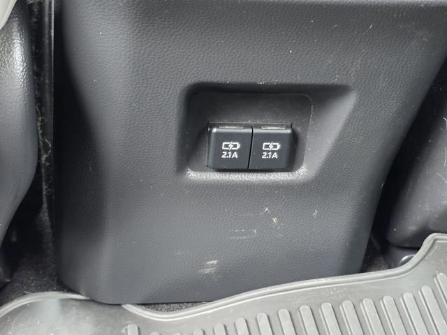 Used 2020 Toyota RAV4 XLE Premium image 17