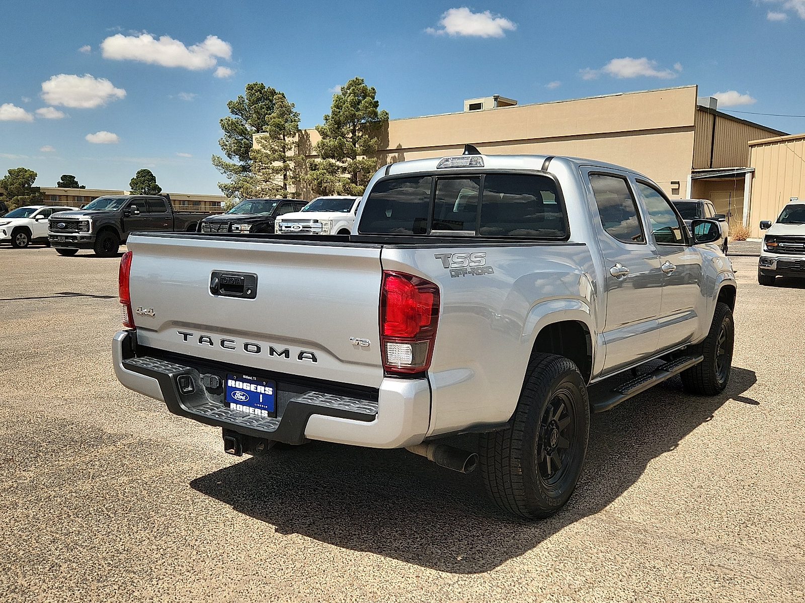 Used 2023 Toyota Tacoma SR AWD/4WD image 7