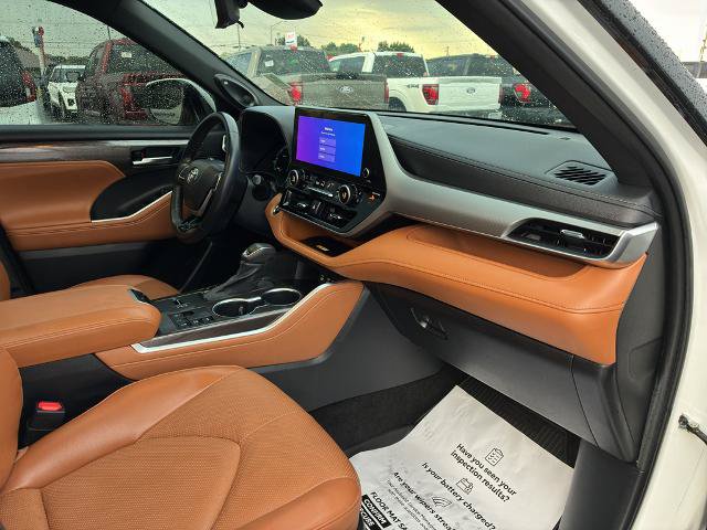 Used 2023 Toyota Highlander Platinum AWD/4WD image 13