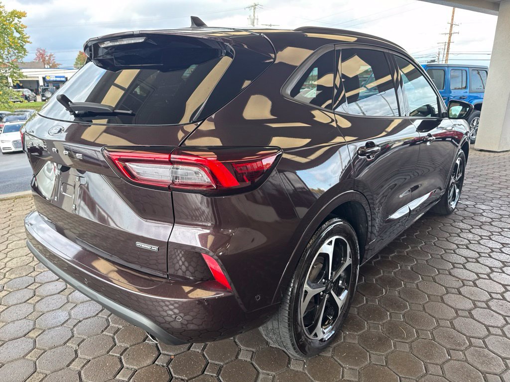 Certified 2023 Ford Escape ST-Line Elite w/ Premium Technology Package AWD/4WD image 6