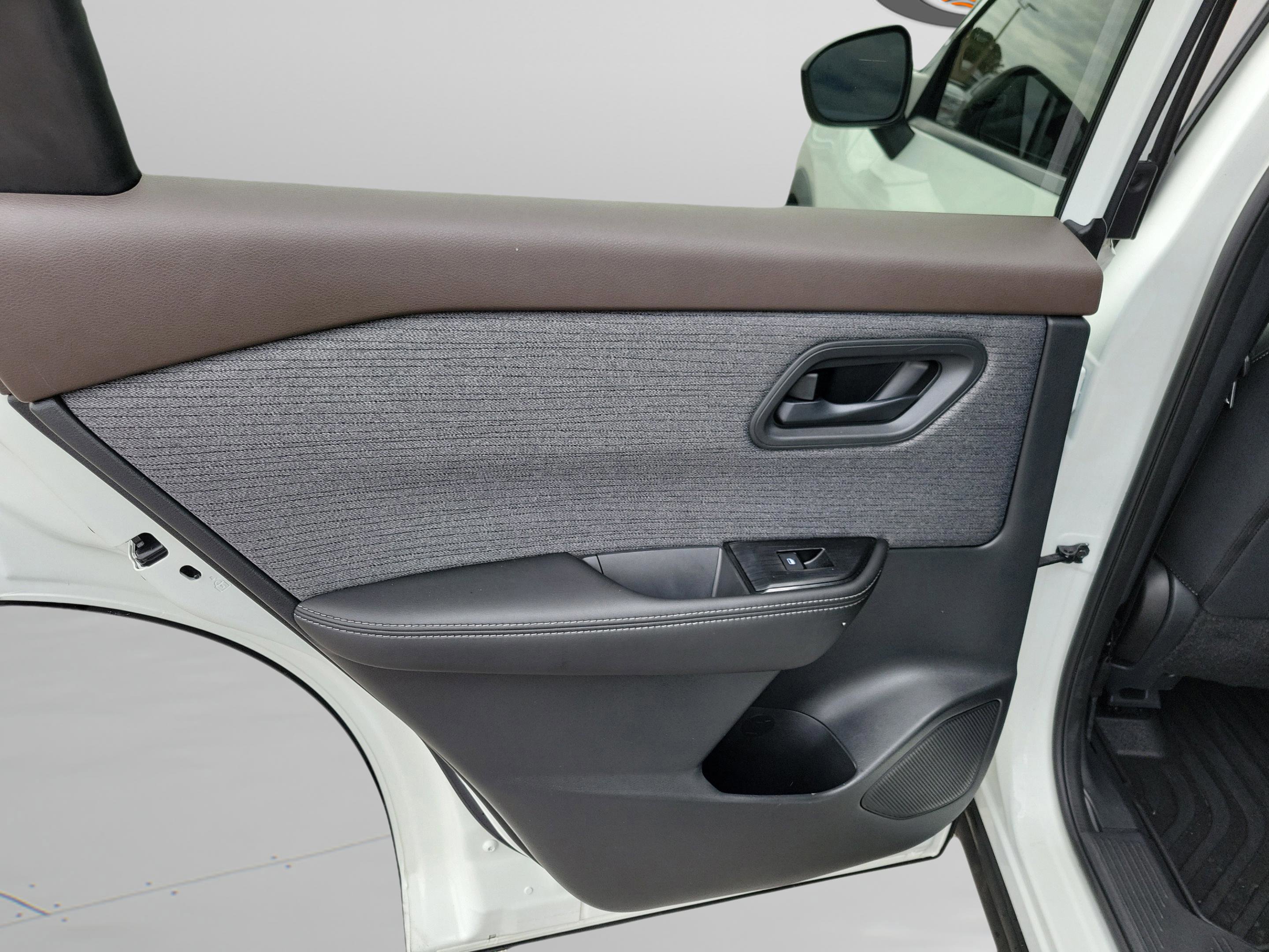 Used 2021 Nissan Rogue S image 7