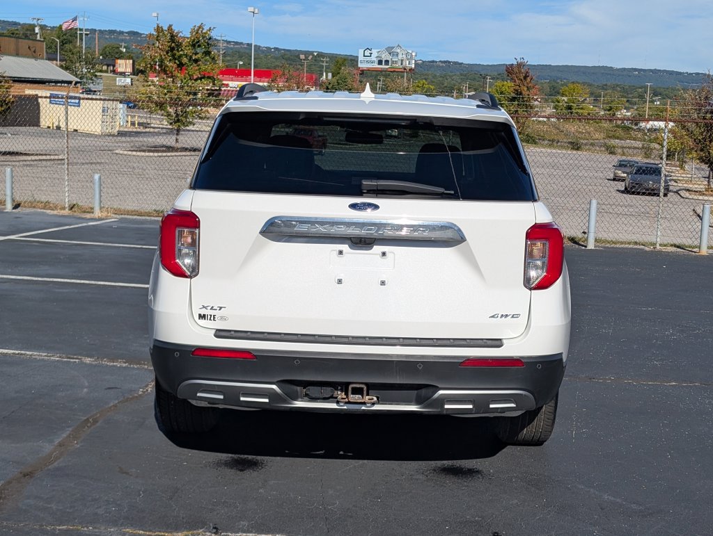 Certified 2024 Ford Explorer XLT w/ Equipment Group 202A AWD/4WD image 8
