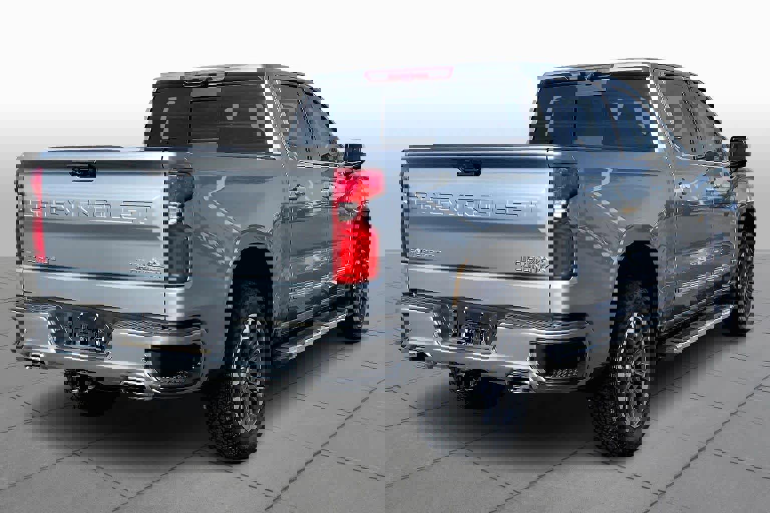 Used 2023 Chevrolet Silverado 1500 High Country w/ Technology Package image 4