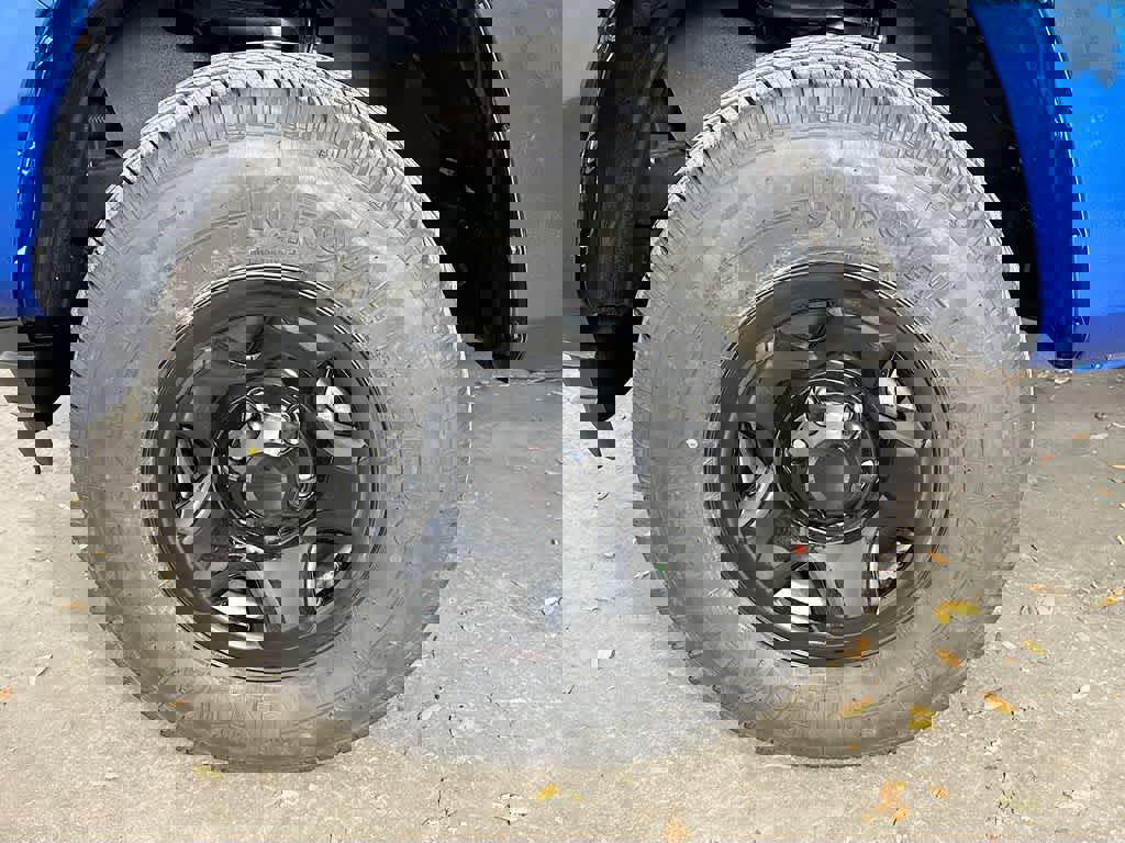 Used 2018 Toyota Tacoma SR5 RWD image 11