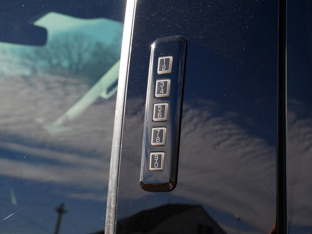 Certified 2022 Ford F250 Lariat w/ Tremor Off-Road Package AWD/4WD image 15