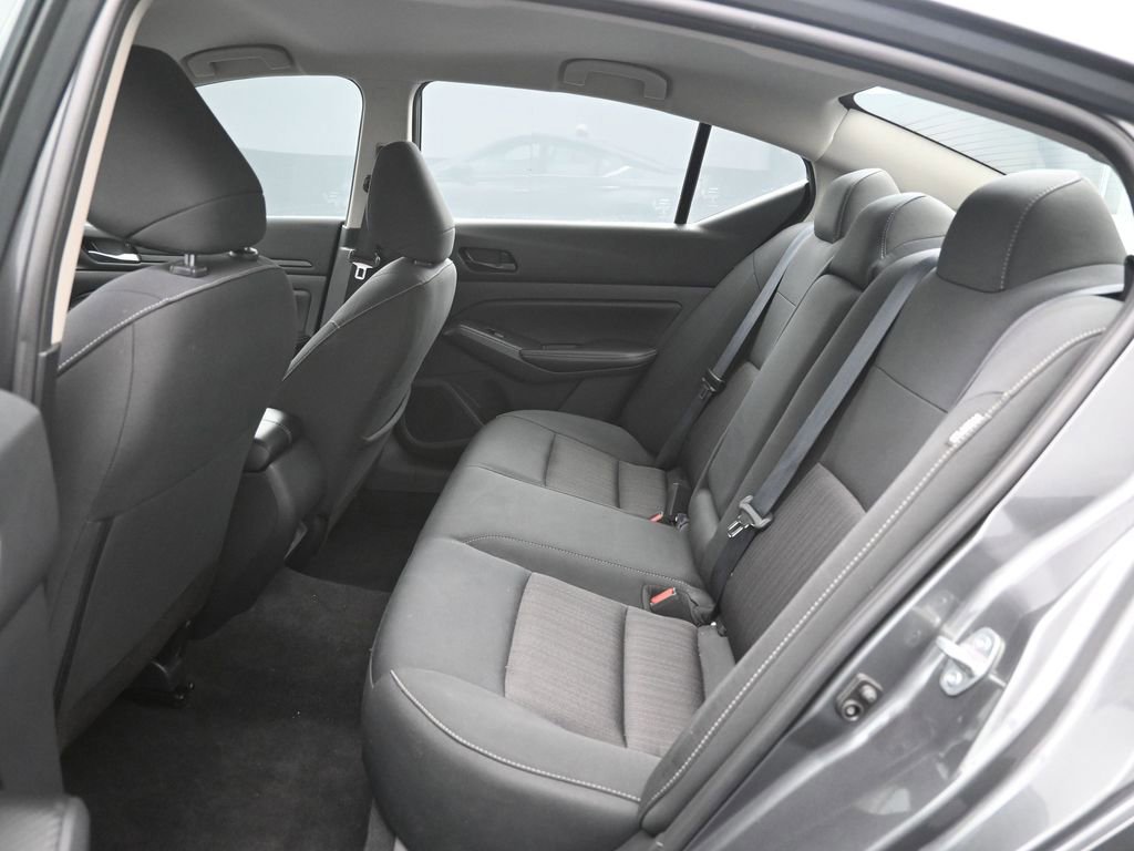 Used 2025 Nissan Altima 2.5 SV FWD image 27