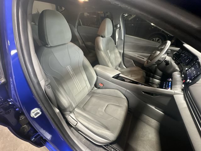 Used 2022 Hyundai Elantra SEL w/ Convenience + Premium Package FWD image 32