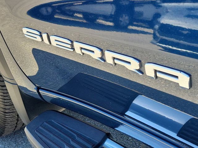 Used 2021 GMC Sierra 1500 SLT w/ SLT Premium Package RWD image 10