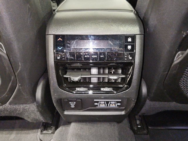 Used 2023 Jeep Grand Cherokee L Overland AWD/4WD image 29