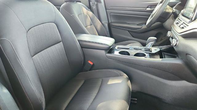 Used 2024 Nissan Altima 2.5 SV FWD image 30