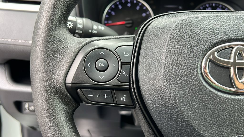 Used 2020 Toyota RAV4 XLE w/ All Weather Liner Package FWD image 22