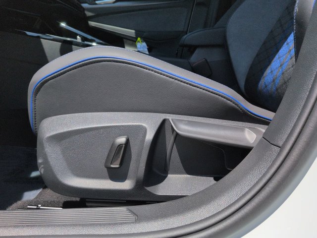 Used 2026 Volkswagen Golf w/ Euro Style Package AWD/4WD image 22