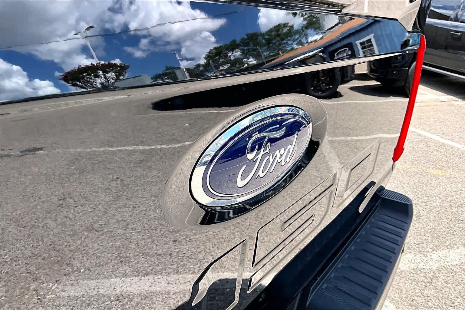 Certified 2023 Ford F150 Lariat w/ Equipment Group 502A High AWD/4WD image 31