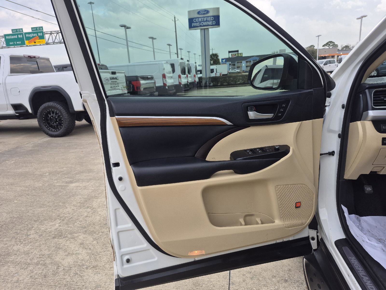 Used 2019 Toyota Highlander Limited image 9