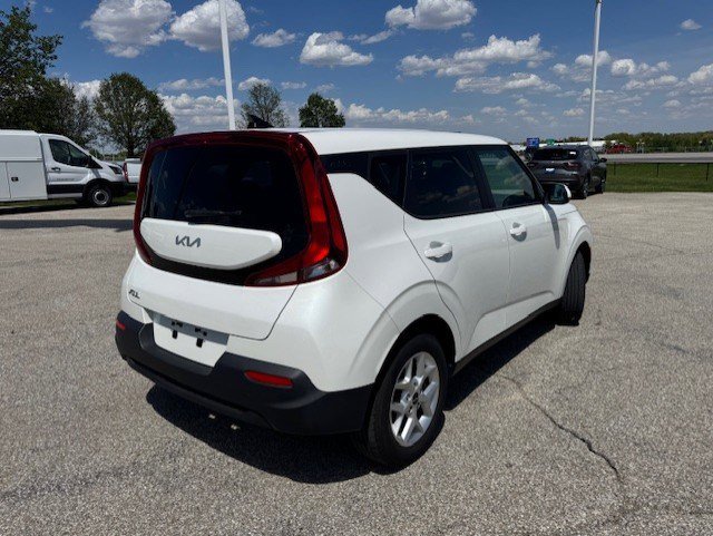 Used 2022 Kia Soul LX w/ Technology Package FWD image 9