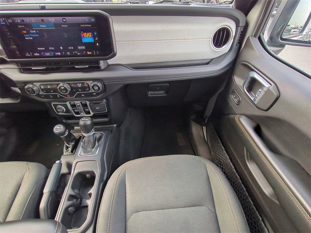 Used 2024 Jeep Wrangler Sahara image 17