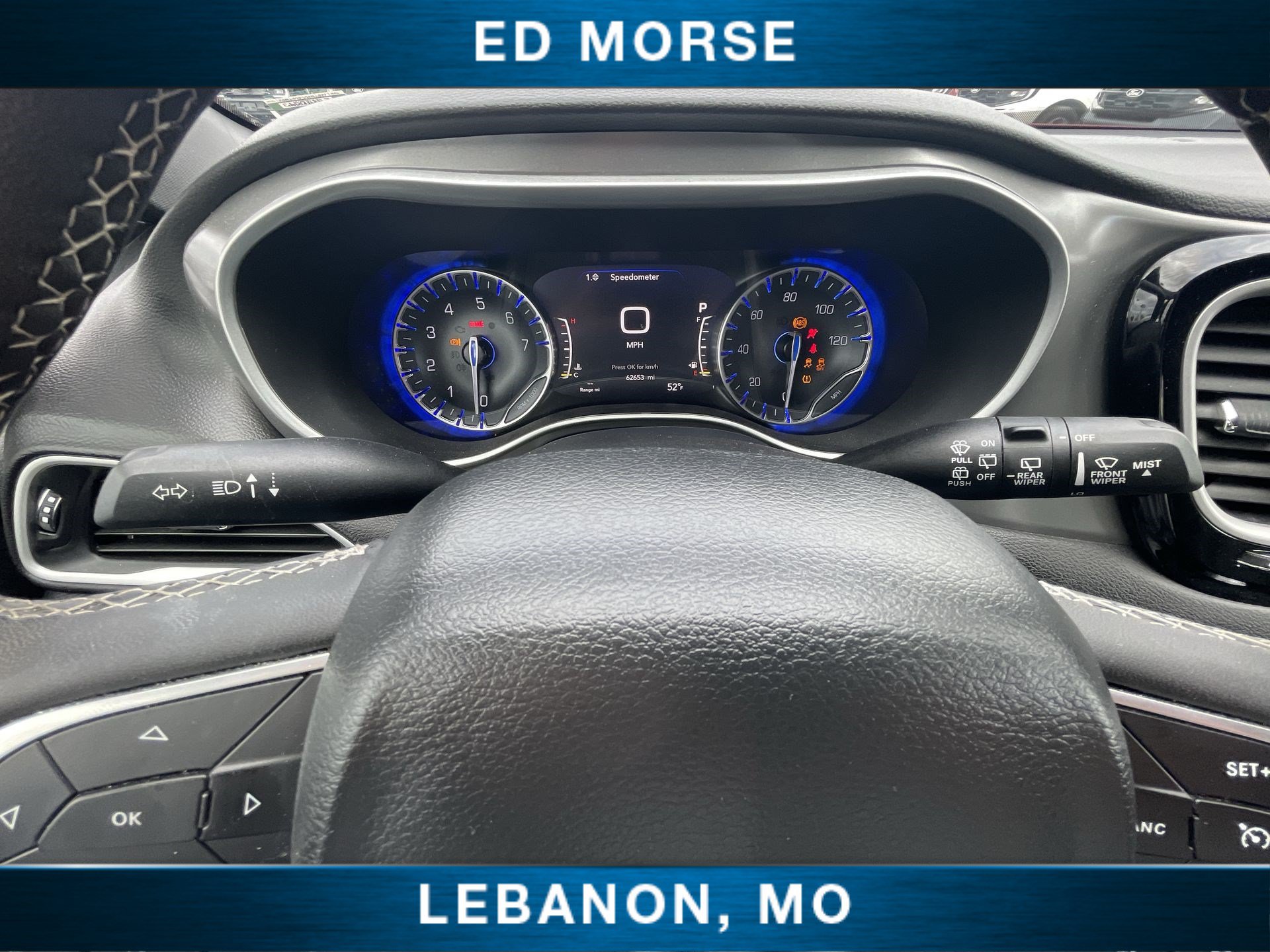 Used 2025 Chrysler Pacifica Select FWD image 11