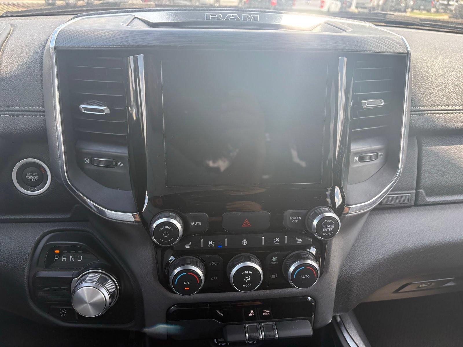 Used 2024 RAM 1500 Laramie RWD image 15
