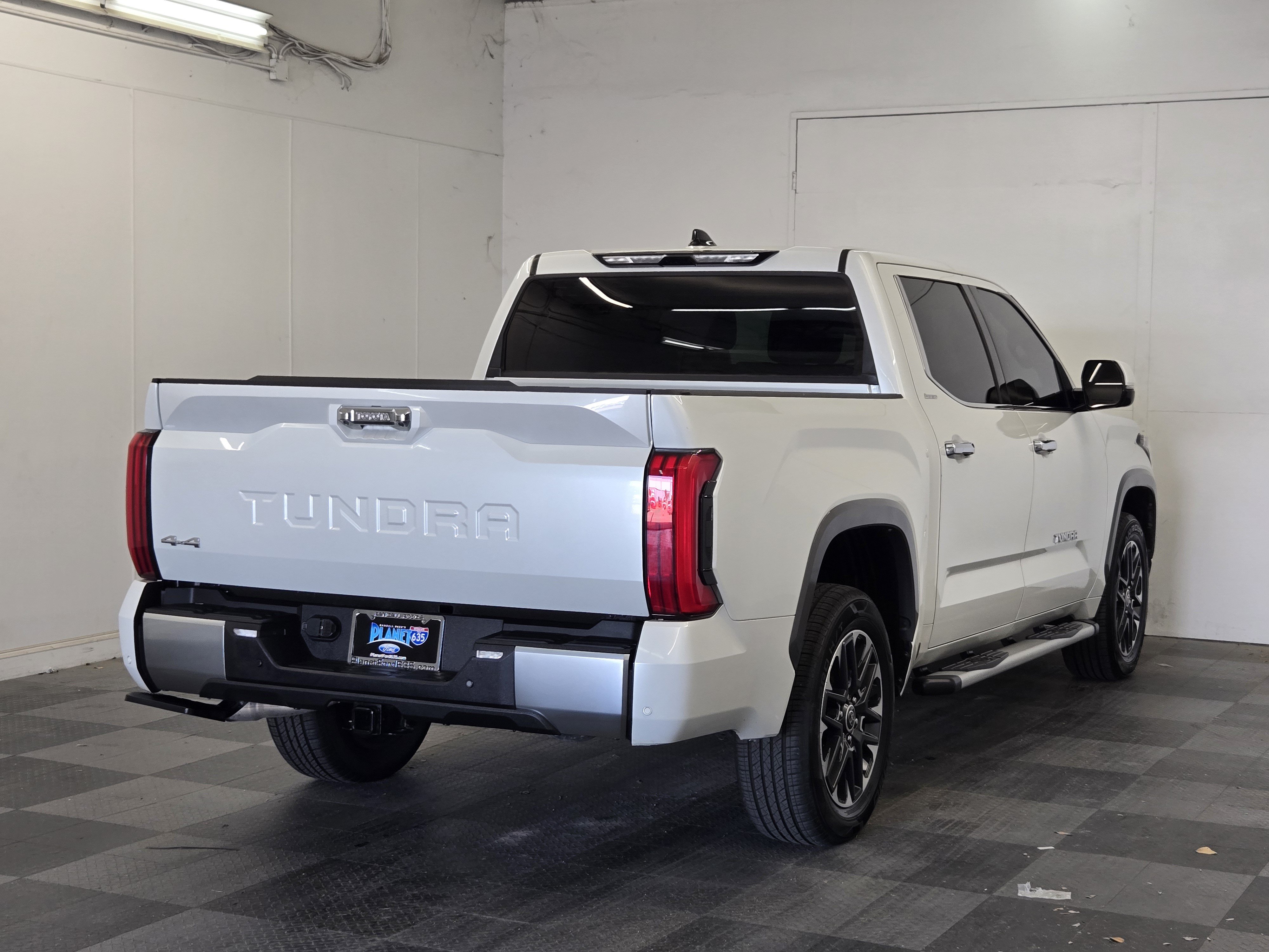Used 2023 Toyota Tundra Limited w/ Power Package AWD/4WD image 7