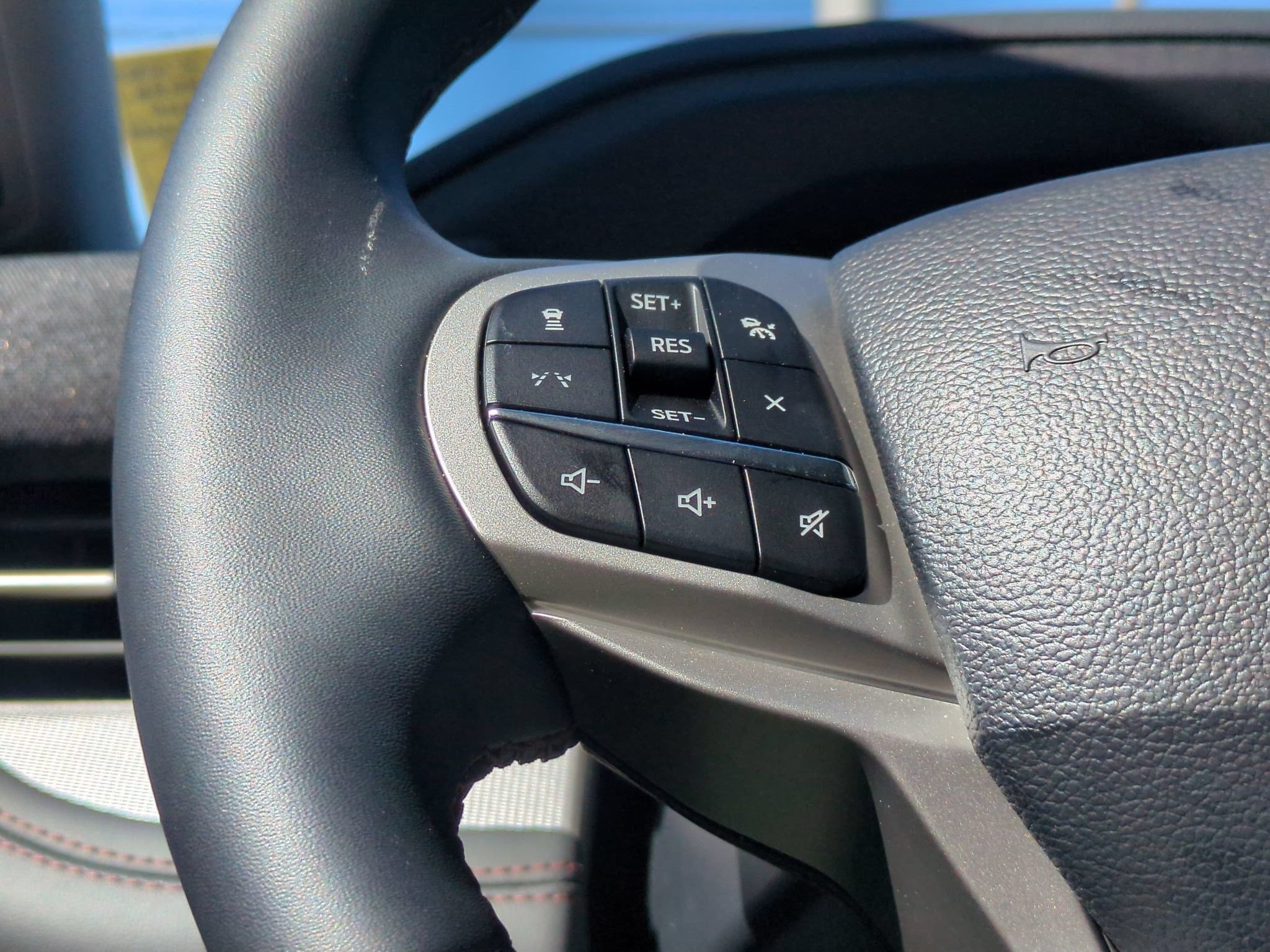 Certified 2026 Ford Explorer Active RWD image 16