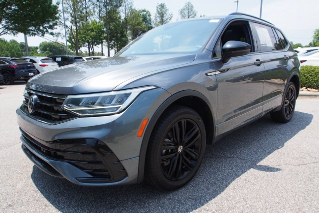 Used 2022 Volkswagen Tiguan SE R-Line AWD/4WD image 4