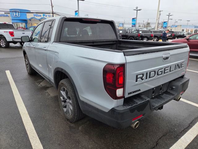 Used 2025 Honda Ridgeline Sport image 3