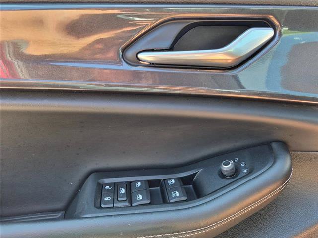 Used 2022 Jeep Grand Cherokee L Laredo w/ Luxury Tech Group I AWD/4WD image 14