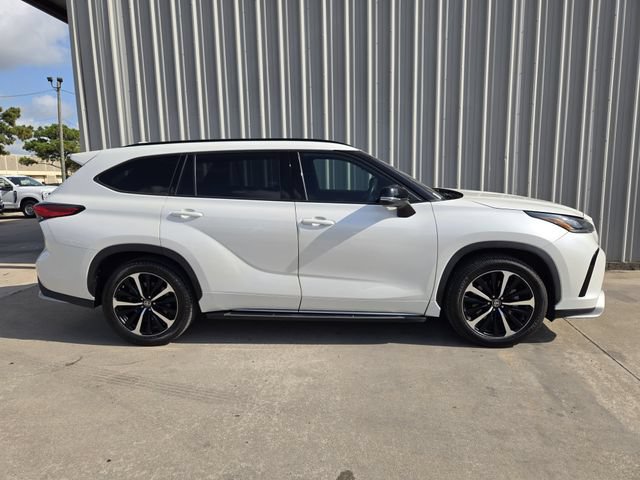 Used 2021 Toyota Highlander XSE FWD image 5