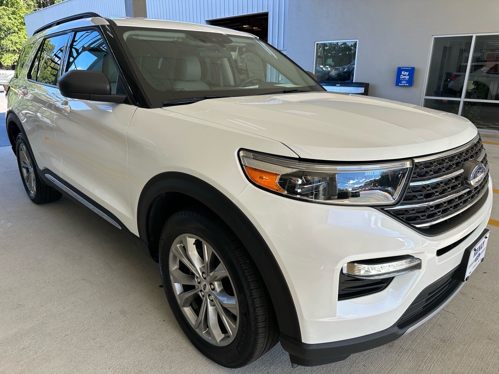 Certified 2023 Ford Explorer XLT w/ Equipment Group 202A AWD/4WD image 7