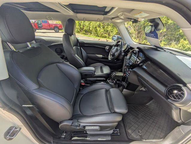 Used 2021 MINI Cooper S w/ Storage Package image 31