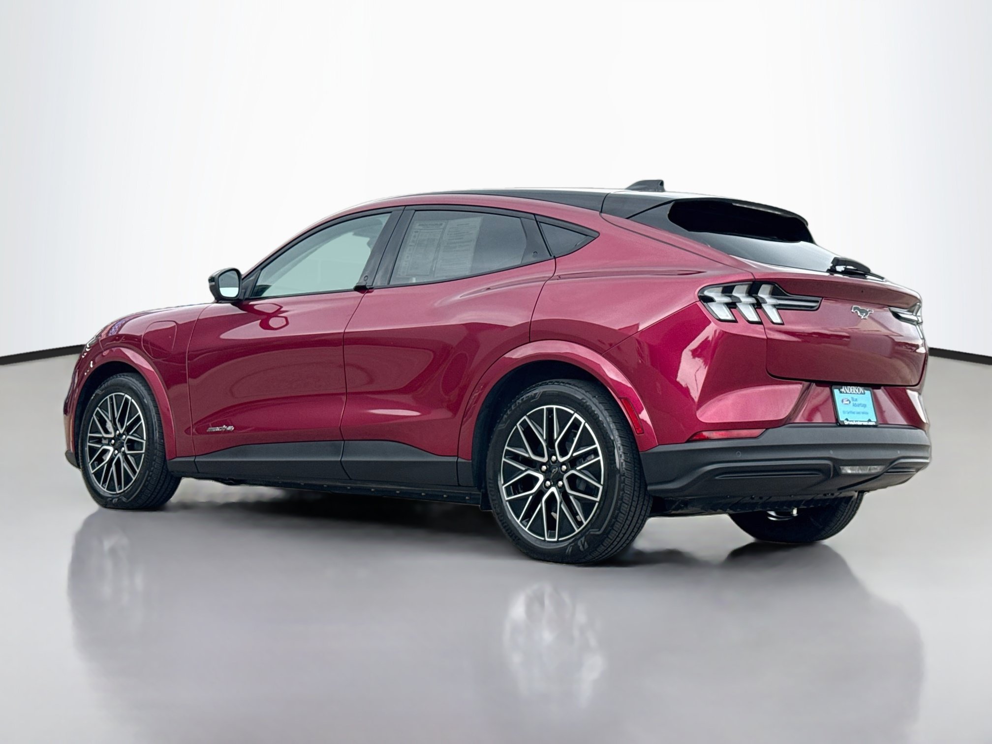 Certified 2025 Ford Mustang Mach-E Premium AWD/4WD image 5