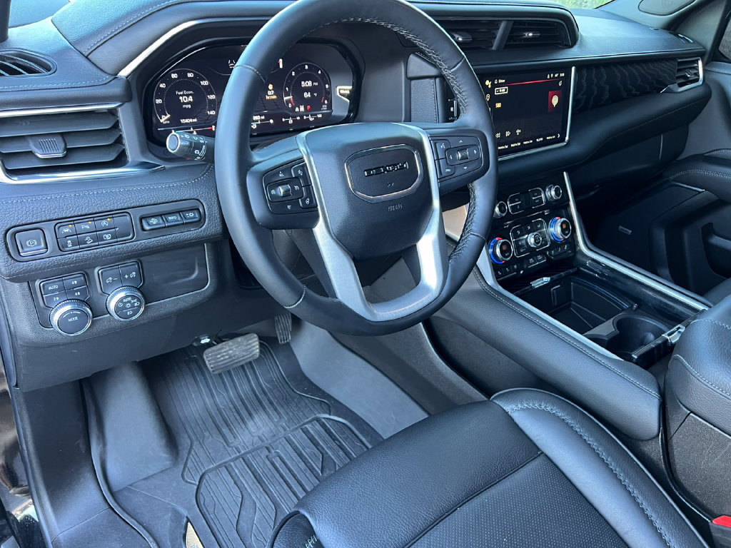 Used 2023 GMC Yukon XL Denali AWD/4WD image 16
