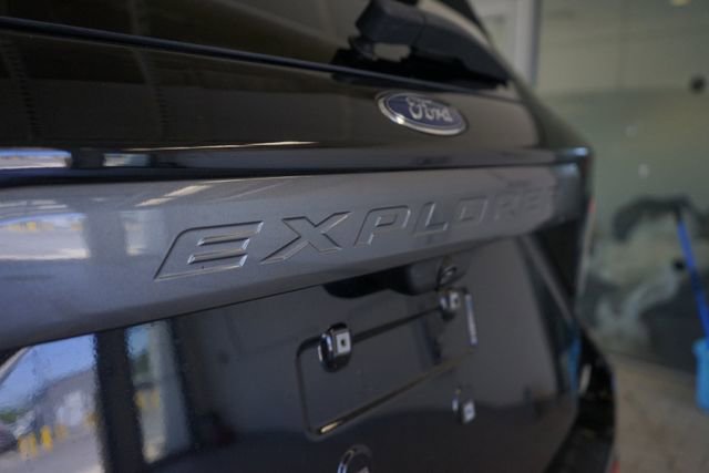 Certified 2022 Ford Explorer XLT w/ Equipment Group 202A AWD/4WD image 13