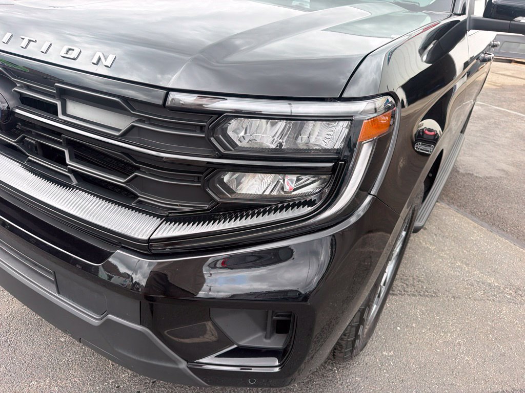 Certified 2026 Ford Expedition Active AWD/4WD image 17