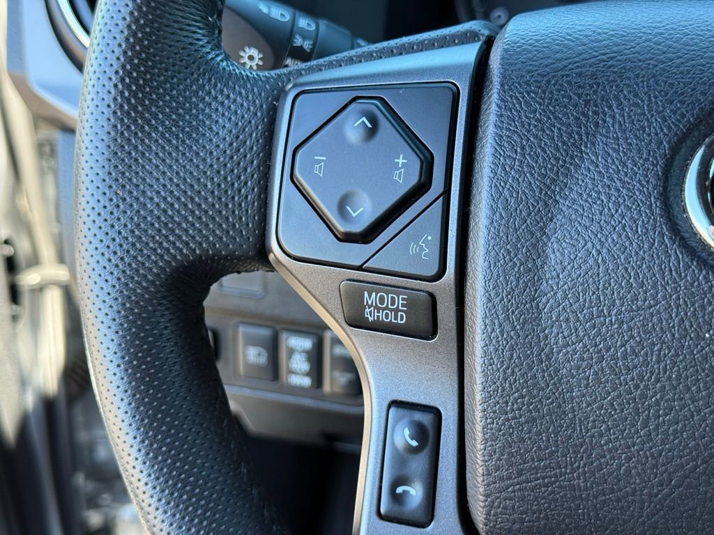 Used 2022 Toyota Tacoma TRD Sport image 15