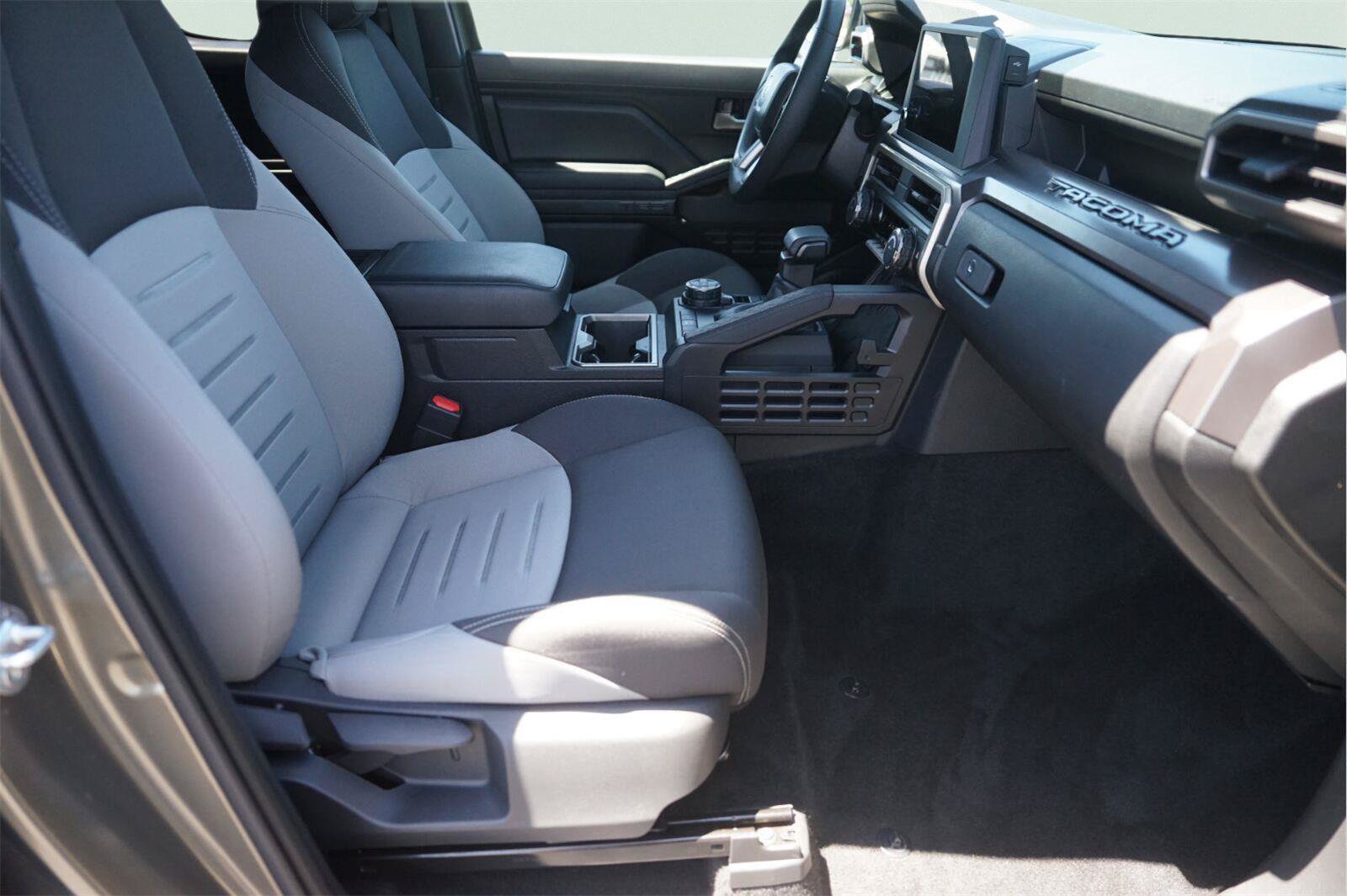 Used 2025 Toyota Tacoma TRD Off-Road AWD/4WD image 18