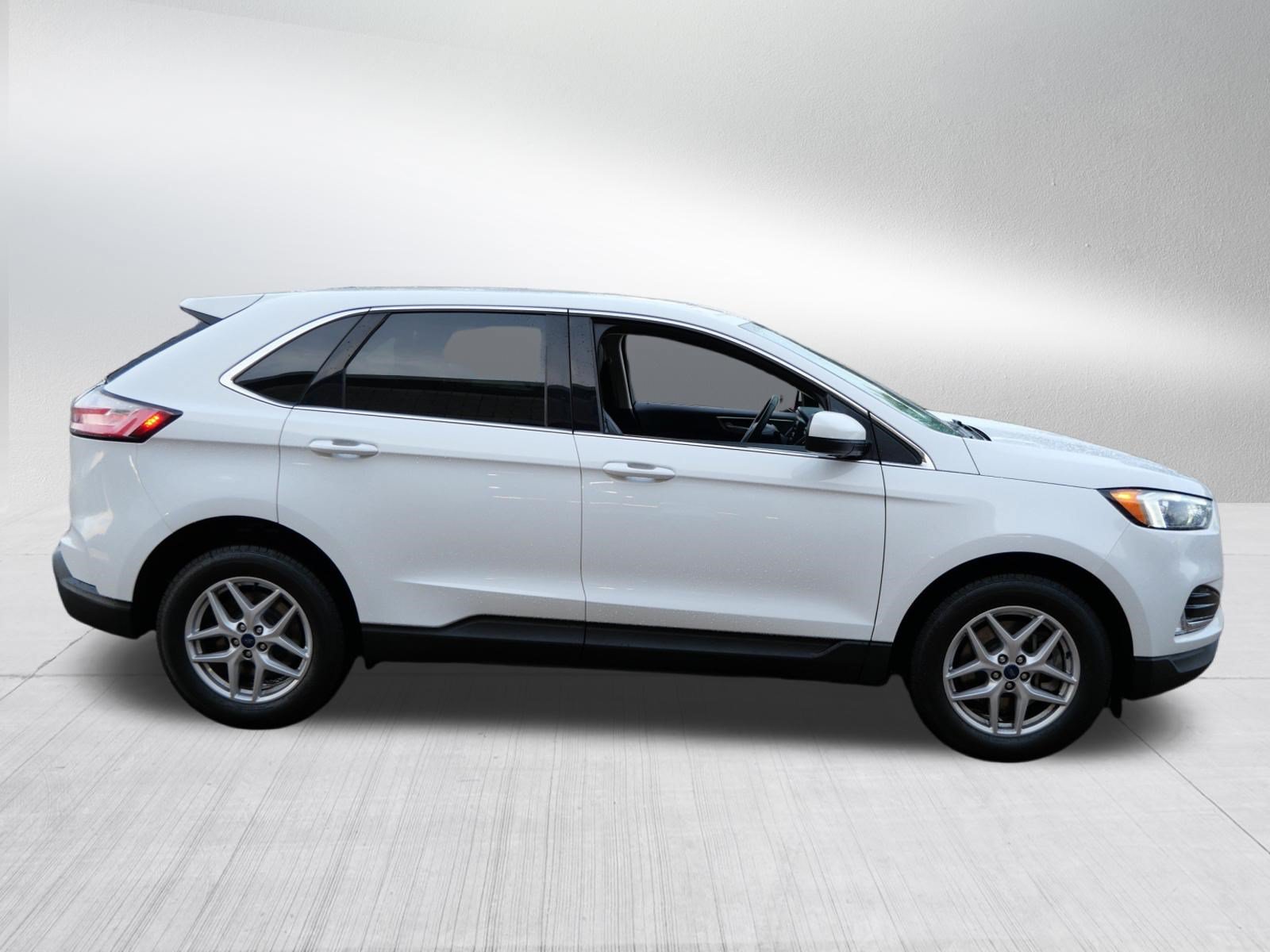 Certified 2022 Ford Edge SEL w/ Convenience Package AWD/4WD image 8
